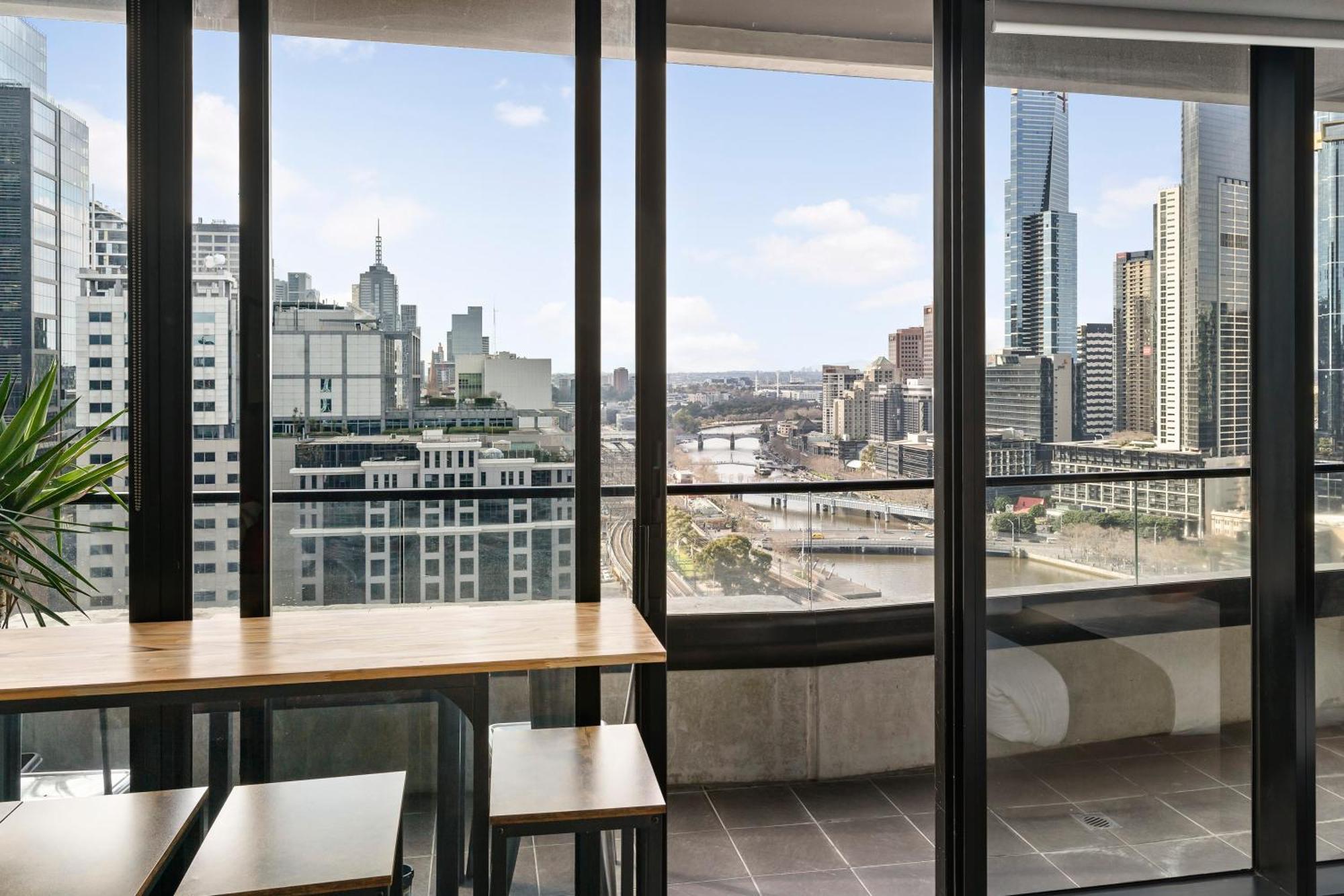 Aura On Flinders Serviced Apartments Melbourne City Exterior foto